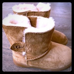 Ugg kids size 7